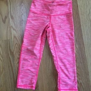 By Zella Pretty pink crops size xs